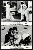 cca 1983 ,,Nő a volánnál című amerikai film jelenetei és szereplői, 5 db vintage produkciós filmfotó, ezüst zselatinos fotópapíron, a használatból eredő (esetleges) kisebb hibákkal, 18x24 cm