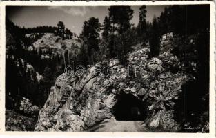 Gyilkos-tó, Ghilcos, Lacul Rosu; alagút / tunnel