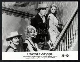 cca 1973 ,,Feltámad a vadnyugat" című amerikai kalandfilm jelenetei és szereplői, 7 db vintage ...
