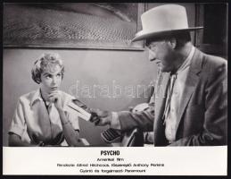 Alfred Hitchcock (1899-1980) angol filmrendező portréja (modern nagyítás) és két filmjének egy-egy j...