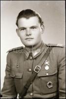 cca 1943 és cca 1955 között készült felvételek katonákról, a kiskunfélegyházi Marika-fotóműterem hag...