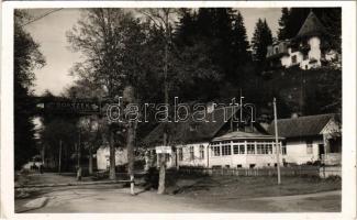 1942 Borszék, Borsec; Fürdő és borvíz üzlet díszkapu, Szekér forgalom tilos tábla / spa gate (EK)