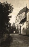 Segesvár, Schässburg, Sighisoara; Burgalle m. Burgtor / Vársétány és várkapu / castle alley and gate. photo