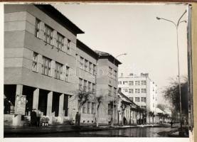 cca 1960 Zombor (Vajdaság, Szerbia), album 29 db fekete-fehér fotóval (Tito Marsall utca, Nemzeti Ba...