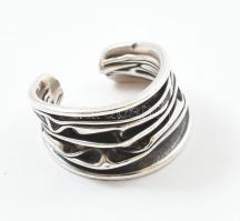 Ezüst(Ag) gyűrű, jelzett, állítható méret: 52, nettó: 5,6 g