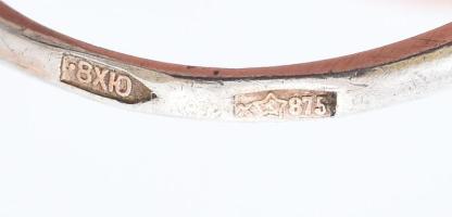 Ezüst(Ag) gyűrű rubinnal, jelzett, méret: 58, bruttó: 2,7 g