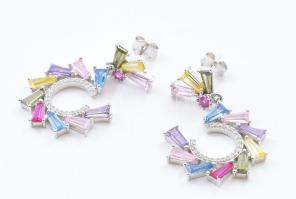 Ezüst(Ag) fülbevalópár színes kövekkel, jelzett, h: 3 cm, bruttó: 5,93 g