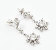 Ezüst(Ag) hópelyhes fülbevalópár, jelzett, h: 4 cm, bruttó: 5,5 g