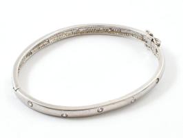 Ezüst(Ag) karperec, jelzett, deformációval, jelzett, 4,5×5,5 cm, bruttó: 13,9 g