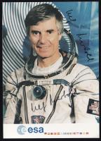 Ulf Merbold (1941-) német űrhajós aláírása emlékborítékon / Signature of Ulf Merbold (1941- ) German astronaut on memorial envelope