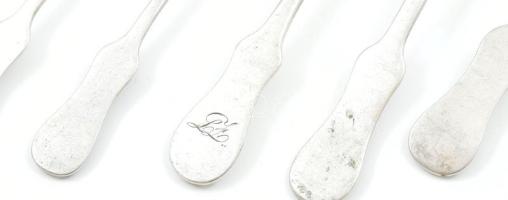 Ezüst (Ag) kiskanál készlet 6 darab, jelzett XIX. sz. vége. 164 g