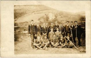 1922 Torda, Turda; csoportkép a kirándulásról / hiking. group photo