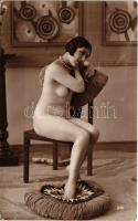 Meztelen erotikus hölgy / Erotic nude vintage lady (non PC)