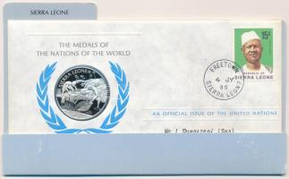 ENSZ 1980. A Világ nemzeteinek emlékérmei - Sierra Leone Ag emlékérem megcímzett érmés borítékon elsőnapi bélyegzős bélyeggel, hátoldali tanúsítvánnyal, ismertetővel (~12g/0.925/32mm) T:PP United Nations 1980. The Medals of the Nations of the World - Sierra Leone Ag commemorative medallion in envelope with first day of issue stamp and certificate (~12g/0.925/32mm) C:PP