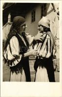 Polyán, Poiana Sibiului; Fete din Poiana. J. Fischer 788. 1941. / Rumänischen Mädchen aus Poiana / Román nők / Romanian folklore