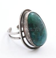 Ezüst(Ag) gyűrű zöld kővel, jelzett, állítható méret: 54, bruttó: 6,6 g