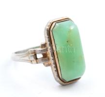 Ezüst(Ag) gyűrű zöld kővel, jelzett, méret: 55, bruttó: 3,9 g