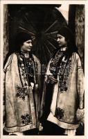 Romania, Jeunes filles de Transylvanie / Mädchen aus Siebenbürgen / Erdélyi folklór, paraszt leányok / Peasant girls from Transylvania, Romanian folklore