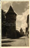 Nagyszeben, Hermannstadt, Sibiu; Strada Harteneck-Gasse / Harteneck utca, torony / street view, tower. Foto orig. E. Fischer 1940.