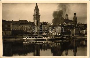1934 ERZSÉBET KIRÁLYNÉ gőzüzemű kerekes személyhajó Passau-ban a Dunán, horogkeresztes zászló / Hungarian passenger steamship on the Danube in Passau, swastika flag. photo