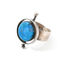 Ezüst (Ag) kék köves gyűrű, jelzett, méret: 55, bruttó: 7,1 g