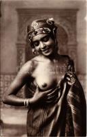 Beautes Arabes, Jeune Mauresque. Edition L. & Y. Alger / Algériai hölgy fedetlen keblekkel / Algerian folklore, half naked lady (EK)