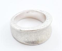 Ezüst (Ag) modern gyűrű, jelzett, méret: 59, nettó: 18 g