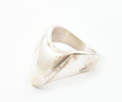 Ezüst (Ag) modern gyűrű, jelzett, méret: 54, nettó: 16 g