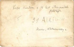 1938 Kassa, Kosice; bevonulás a Klobusiczky utcán, szemben a Magyar Kir. Államvasutak palotája / ent...