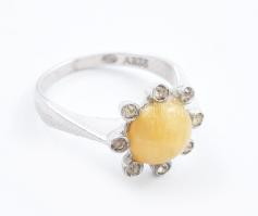 Ezüst (Ag) sárga köves gyűrű, jelzett, méret: 52, bruttó: 3,3 g