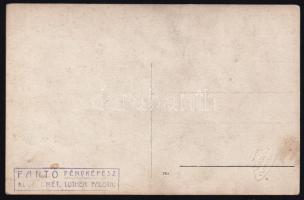 cca 1930 Fiatal lány portréja, fotólap Fanto kecskeméti műterméből, szárazpecséttel és hátoldalán pe...