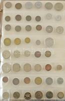 Vegyes, nagyrészt külföldi érmetétel (~307db) 11db berakólapon egy nagy alakú műbőr mappában, közte ...