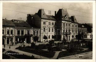 1941 Székelyudvarhely, Odorheiu Secuiesc; Vármegyeháza, illatszertár. Kováts István fényképész kiadása és felvétele / county hall, perfumery