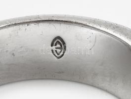 Ezüst (Ag) gyűrű, cirkóniával ékítve, jelzett, m: 58, bruttó: 7,4g