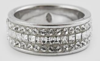 Ezüst (Ag) gyűrű, kristállyal ékítve, jelzett, m: 58, bruttó: 6,5g