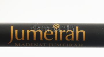 VIP toll.
Látványos elegáns aranyszinű áttört fém felső résszel: JUMEIRAH" Madinat felirattal,...