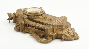 Öntvény fali óra mechanikus szerkezettel, bronzírozott spiáter, sérült, m: 30 cm