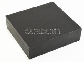 Bornyitó készlet dobozban, sérült zsanér