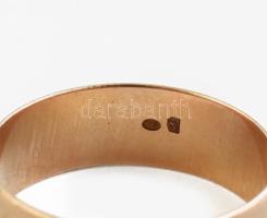 Arany (Au) 14K karikagyűrű, jelzett, méret: 56, nettó: 3,7 g