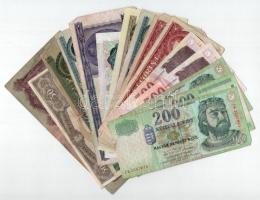 15db vegyes magyar bankjegy tétel 1db szovjet bankjeggyel, közte 1983. 50Ft T:AU + 1990. 500Ft + Szovjetunió 1992. 1000R T:AU-IV ragasztott is