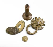 4 db réz / bronz tárgy: oroszlánfejes kopogtató, lövedékből készített öngyújtó, bútordíszek
