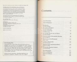 Thinking Photography. Szerk.: Victor Burgin. London, 1987, Macmillan. Angol nyelven. Kiadói papírköt...