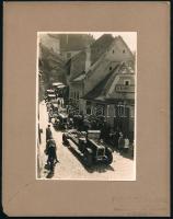 cca 1920 Nagyszeben, automobilok, fotó Guggenberger Mairovits műterméből, kartonra kasírozott fotó, 17×11,5 cm