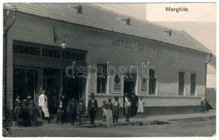 Margitta, Marghita; Josif Klein Központi szálloda, vendéglő, sör, bor és pálinka üzlete / Hotel Central, restaurant. photo (EK)