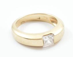 Arany (Au/14k) gyűrű kővel ékítve, jelzett, bruttó: 5,63g. m: 56