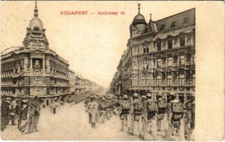 1905 Budapest VI. Andrássy út. Montázs vonuló K.u.K. katonákkal. S. D. M. 145. (EB)