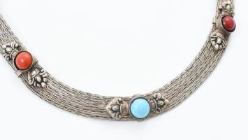 Indiai nyaklánc, piros, tűkiz kövekkel, h: 50 cm