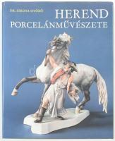 Sikota Győző: Herend porcelánművészete. A szerző, Sikota Győző (1922-2011) keramikus, művészeti író által aláírt! Bp., 1984, Műszaki. Harmadik kiadás. Gazdag képanyaggal illusztrálva. Kiadói egészvászon kötésben, kiadó papír védőborítóban, védőborítón apró szakadással, máskülönben jó állapotban.