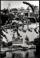 1973 BNV 73, 5 db sajtófotó (Vajdahunyad vára, Ganz pavilon a Városligeti-tavon, mezőgazdasági munkagépek, stb.), a hátoldalon feliratozottak, pecséttel jelzettek (Magyar Hírek - Novotta Ferenc felvétele), 24x17 cm körül