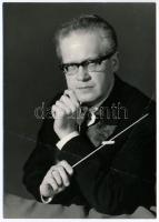 Erdélyi Miklós (1928-1993) Kossuth- és Liszt Ferenc-díjas karmester, fotó, 15x10,5 cm